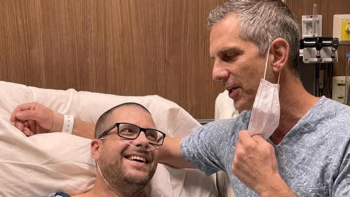 A Brother’s Gift Rewrites One Man’s Kidney Fate