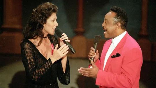 Peabo Bryson pergi, suara balada senyap