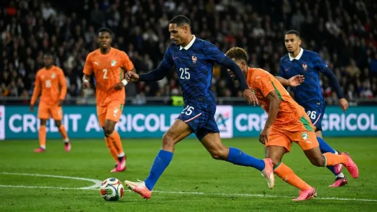 Diallo bawa Ivory Coast tundukkan Perancis
