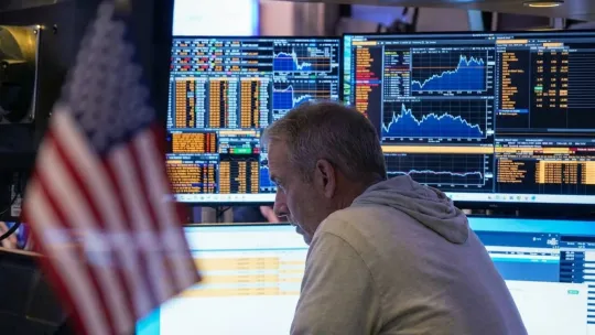 Minyak susut, saham global bercampur