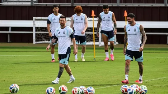 Scaloni lega berita positif tentang Messi