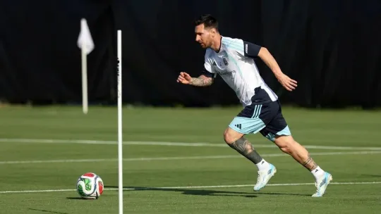 Messi hampir pulih, Argentina tunggu detik kembali