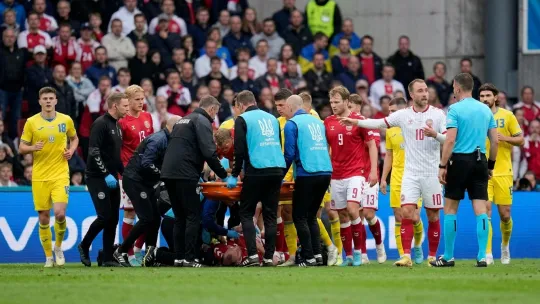 Eriksen rebah lagi, aksi Denmark–Ukraine terhenti