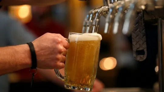 Study urges stricter U.S. drinking advice