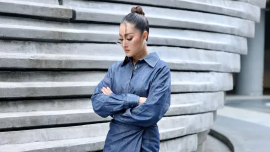 Aisha Retno, Threads dan gelaran 'Ratu Kacip'