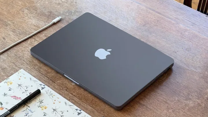 Which MacBook Actually Lasts Longer