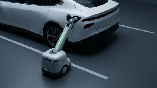 Xiaomi sasar pasaran EV dengan robot pengecas