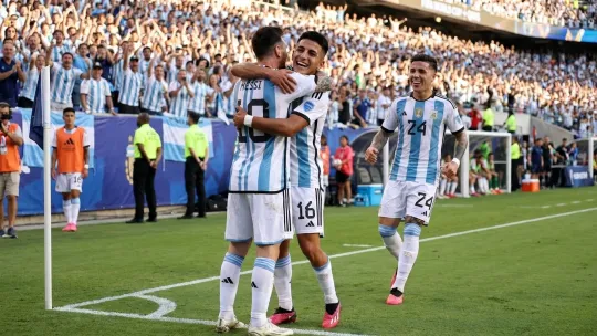 Messi ledak tiga gol, bantu Argentina buka kempen dengan kemenangan