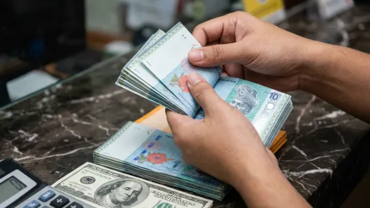 Ringgit dibuka lebih lemah berbanding dolar AS
