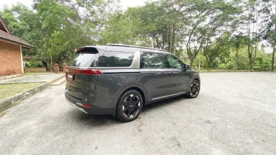 Kia Carnival: MPV premium berjiwa SUV
