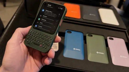 Clicks Communicator brings QWERTY back