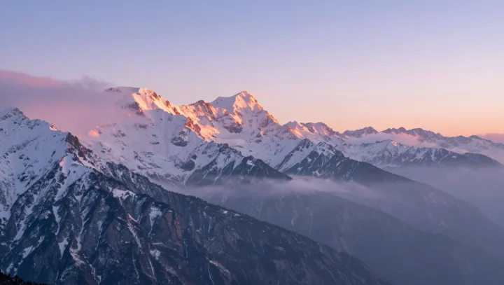 Why Peaks Glow While Valleys Stay Blue