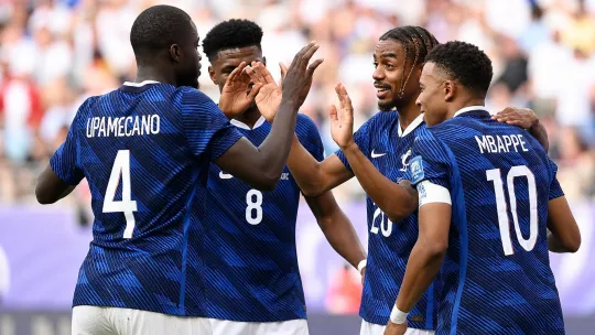 Trio Perancis sedia koyak blok Paraguay