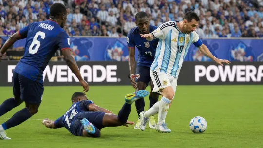 Argentina karah kemenangan dramatik 3-2