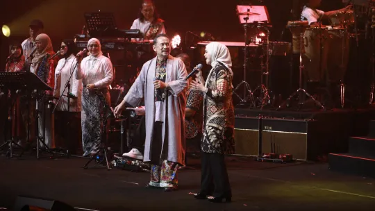 Siti Nurhaliza idam pentas penuh dengan M. Nasir
