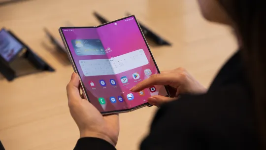 Millions More Galaxy Phones Gain One UI 9 Tests