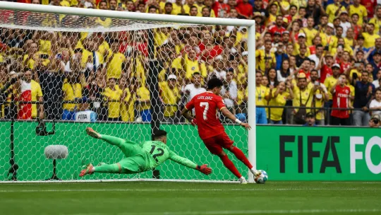 Switzerland mara ke suku akhir selepas menang penalti dramatik