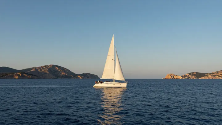 The Silent Jet Physics Under a Slow Sail