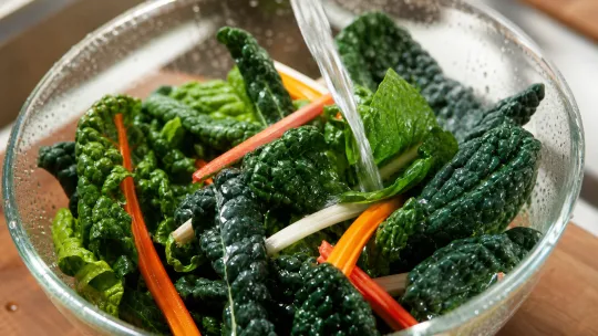 Eating Safely During Cyclosporiasis Alerts