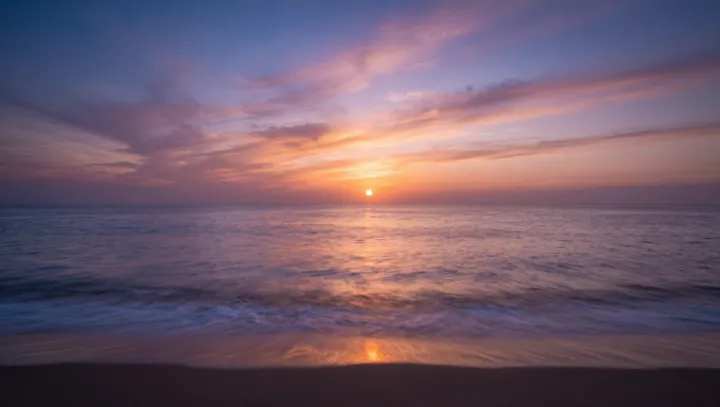 How Sea Haze Turns Harsh Blue Light Silent