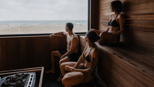 Sauna sessions as quiet heatwave training