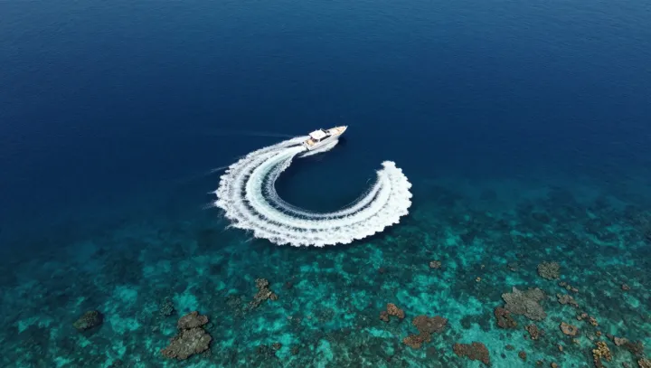 Drawing a Circle on Water Without a Compass