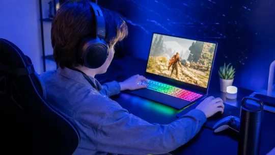 HP’s HyperX bets on open-back and carbon fiber