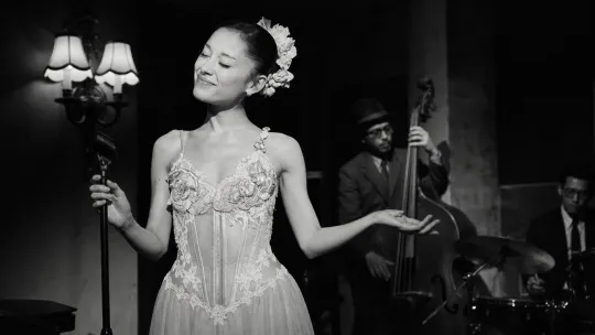 Pengakhiran Jelajah Eternal Sunshine Ariana Grande Sarat Emosi