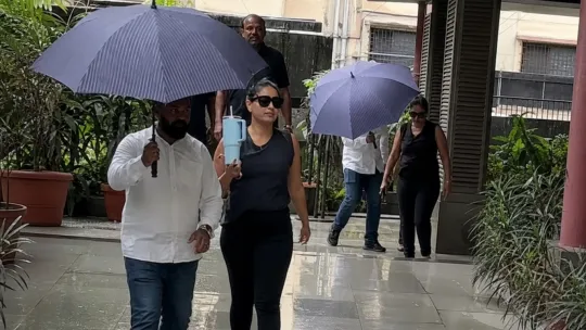 Video Gim Kareena Kapoor Cetus Spekulasi Hamil
