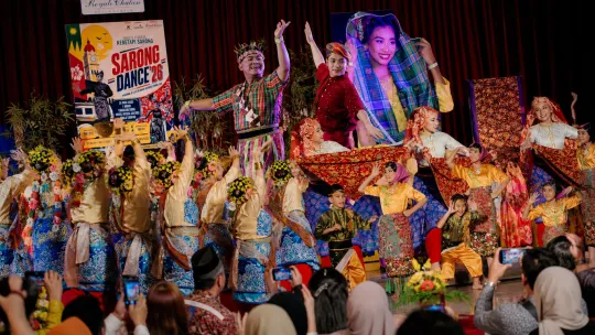 ‘Rentak Sang Juragan’ Angkat Sarong Dance