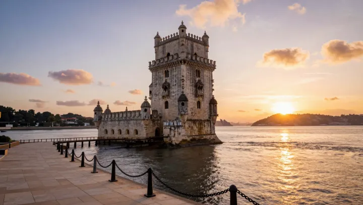 Why Waterfront Stone Towers Outlast Moving Shores