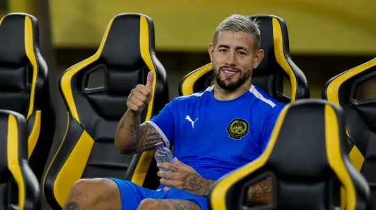 DPMM FC Sasar Rodrigo Holgado