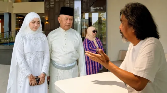 Namron Titip Tahniah Buat Datuk Abdah Alif