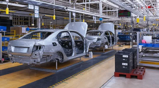 Trump Longgarkan Pintu Kilang Automotif AS