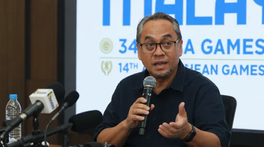 Kerjasama lumba membawa gelanggang