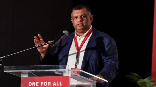 Tony Fernandes Terbuka Terima Bantuan
