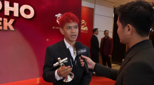 Peminat Tunggu Yonnyboii Tunaikan Janji Botak