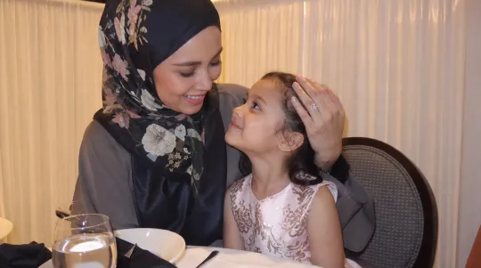 Doa Fazura Buat Fatima