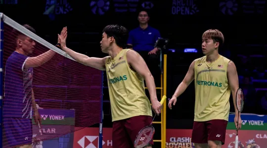 Aaron-Roy King mara ke final Artik