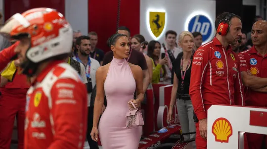 Kim Kardashian Curi Tumpuan di Singapura