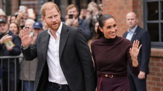 Harry dan Meghan, Bayang Tugas Diraja