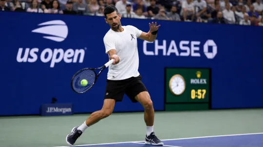 Djokovic Memburu Tiket Turin di Basel