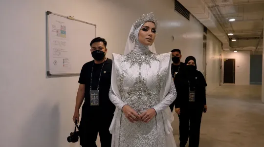 Izara Jawab Sindiran Bunga Silat