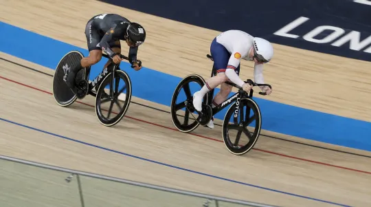 Dua Himpitan, Hasrat Azizulhasni Terhenti