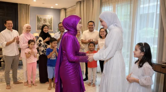 Fazura: Apa Salahnya Jumpa Keluarga?