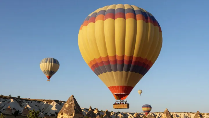 Balloon Romance Has No Steering Wheel