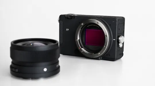 Sigma FP2 Makes a Big Hybrid Claim