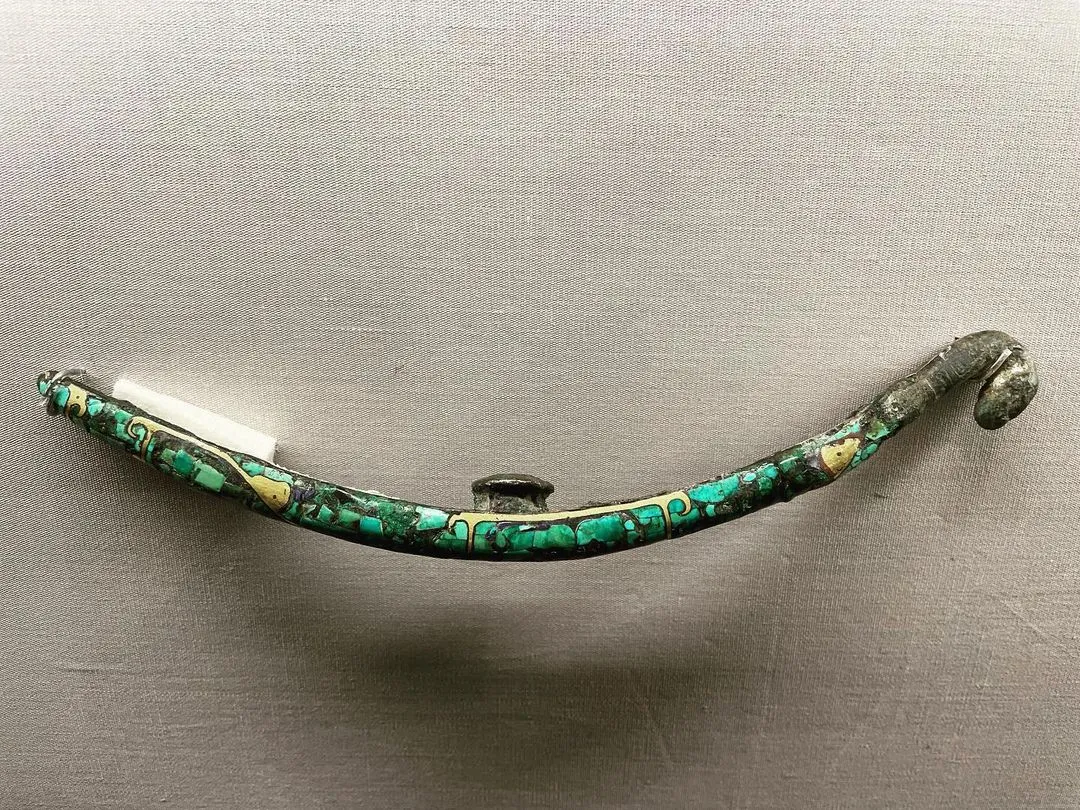 周末看展：内蒙古历史文物展

展出文物主要来自内蒙古地区7家文博收藏单位，亮点包括「许季姜」青铜簋、「上郡守寿」铜戈、鹿首金步摇冠、摩羯纹金花银提梁壶、「晋鲜卑归义侯」金印等。国家博物馆亦遴选相关馆藏文物展出，例如明代《九边图》十二条屏等。

帝都十一月
#City #生活 #城市#艺术#旅行#历史#公园#宫殿#古建筑#胡同#城市#博物馆#珍宝#古玩#园林#景观#文化#北京#帝都#Beijing#mobile#Photography#travel#Garden#Beijing#Visit themuseum#Museum#Art#City#冬季#Winter#November#