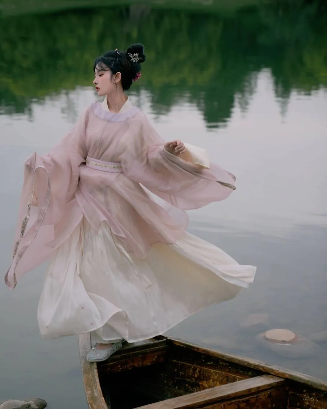 Hanfu in Song Dynasty.

★Source: Xiaohongshu App
  981642684
★If there is any infringement, contact to
  delete it immediately 
★Thanks for your support

#hanfu #China #Chinesestyle #culture #hanfu_challenge #hanfu_isnot_hanbok #汉服 #中華风 #古典藝術 #中國文化 #漢服 #漢服チャレンジ #ChineseGirls #中国文化 #中国汉服 #fashion#clothing#makeup#travel  #traditionalChineseclothes#traditionalChineseculture#hanfugirl #汉服小姐姐 #faceplay #Chinesehistory 中国历史#traditionalculture 传统文化#traditionalclothing 传统服饰#chineseclothing中国衣服 #民族服饰