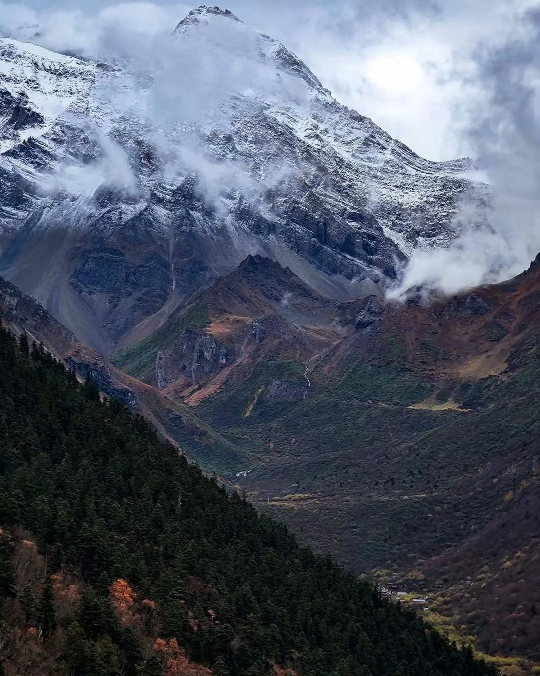 ❤️Tibet#中国#china#tibet #hiking #hikingadventures #mountain #mountains #winter #red #redleaves #adventuretime #旅游 #旅游摄影 #旅游日记 #冒险 #西藏之旅 #西藏 #航拍#travel #travelphotography #traveling